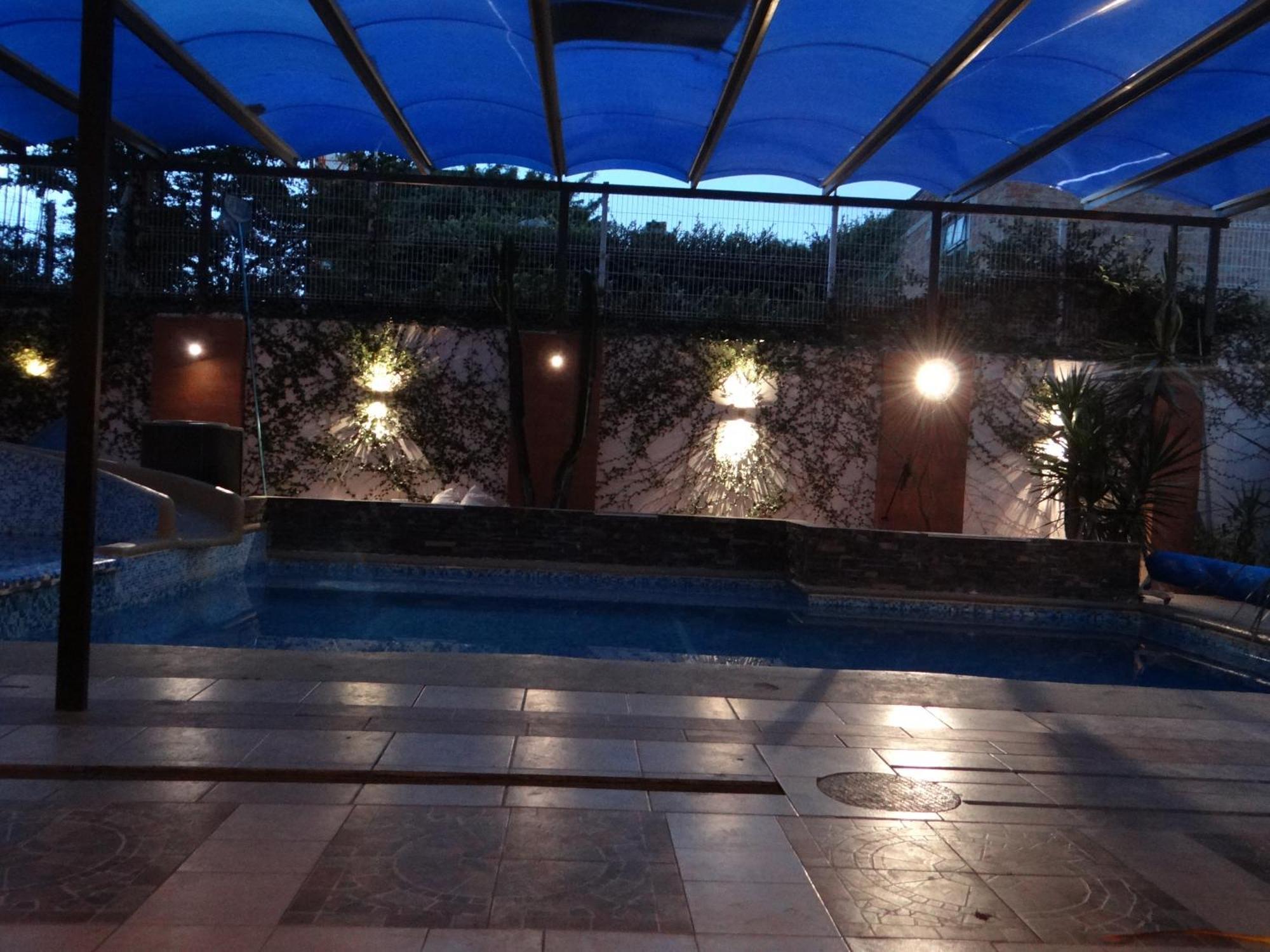 Hostal Vitta Guadalajara Exterior photo
